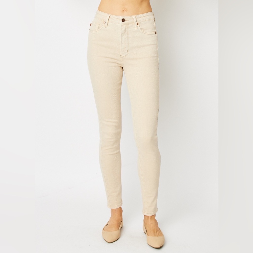 NWT Judy Blue PLUS + REG Size Bone Off White Dyed Tummy Control Skinny J…